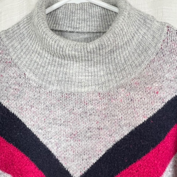 MINKPINK Acrylic Mock Turtleneck Tunic Sweater 🎉Host Pick🎉 - Picture 3 of 8
